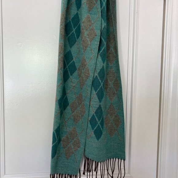 Italian argyle reversible fringed scarf - Picture 7 of 14